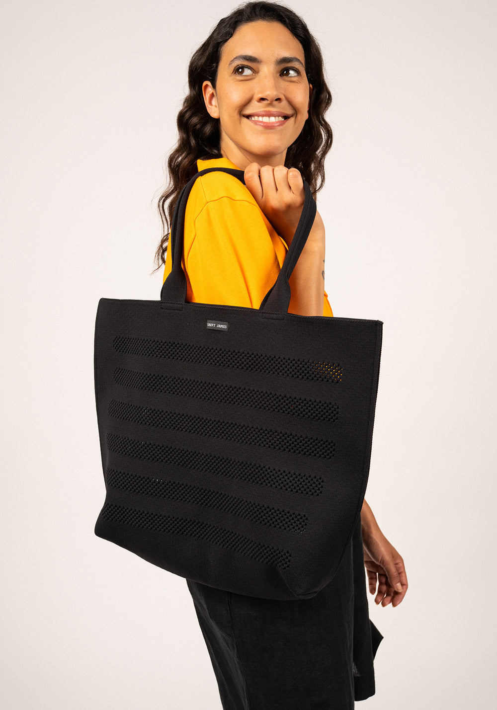 Sac à main en maille (NOIR)